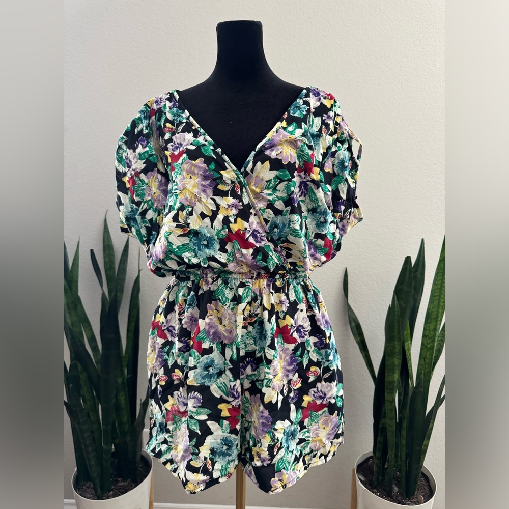 B.O.G COLLECTIVE ROMPER SHORTS LARGE FLORAL BOHO MULTICOLOR STRETCH LIGHTWEIGHT